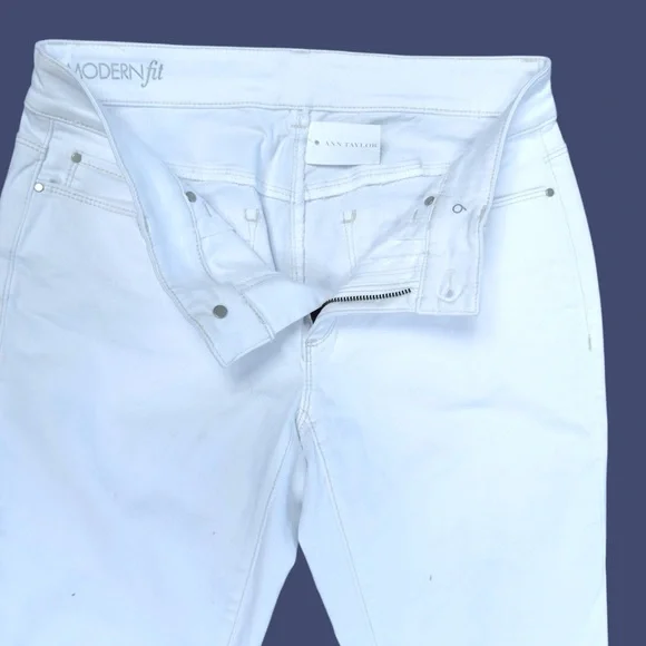 Ann Taylor Modern Slim Straight Leg White Jeans Size 6 - Picture 3 of 5